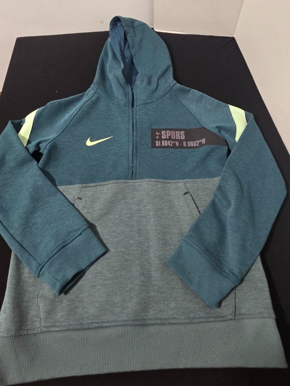 Nike Tottenham Hotspur Spurs Dri-FIT Youth Hoodie – Size Medium (YOUTH)